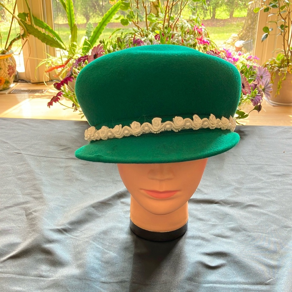 Elegant Kelly Green Women's Hat with White Floral and Pearl Trim